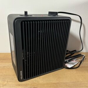 NWT Pelonis Black Electric Heater